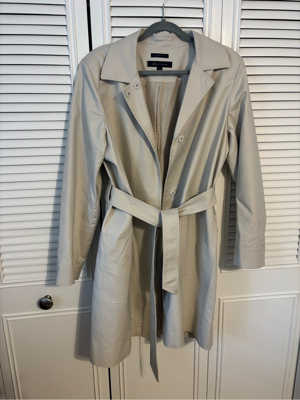 Anne Klein Cream Leather Trench Coat with Belt